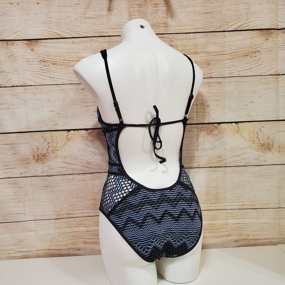 NWOT BECCA Show and Tell Crochet Blue One Piece Small - Picture 6 of 10